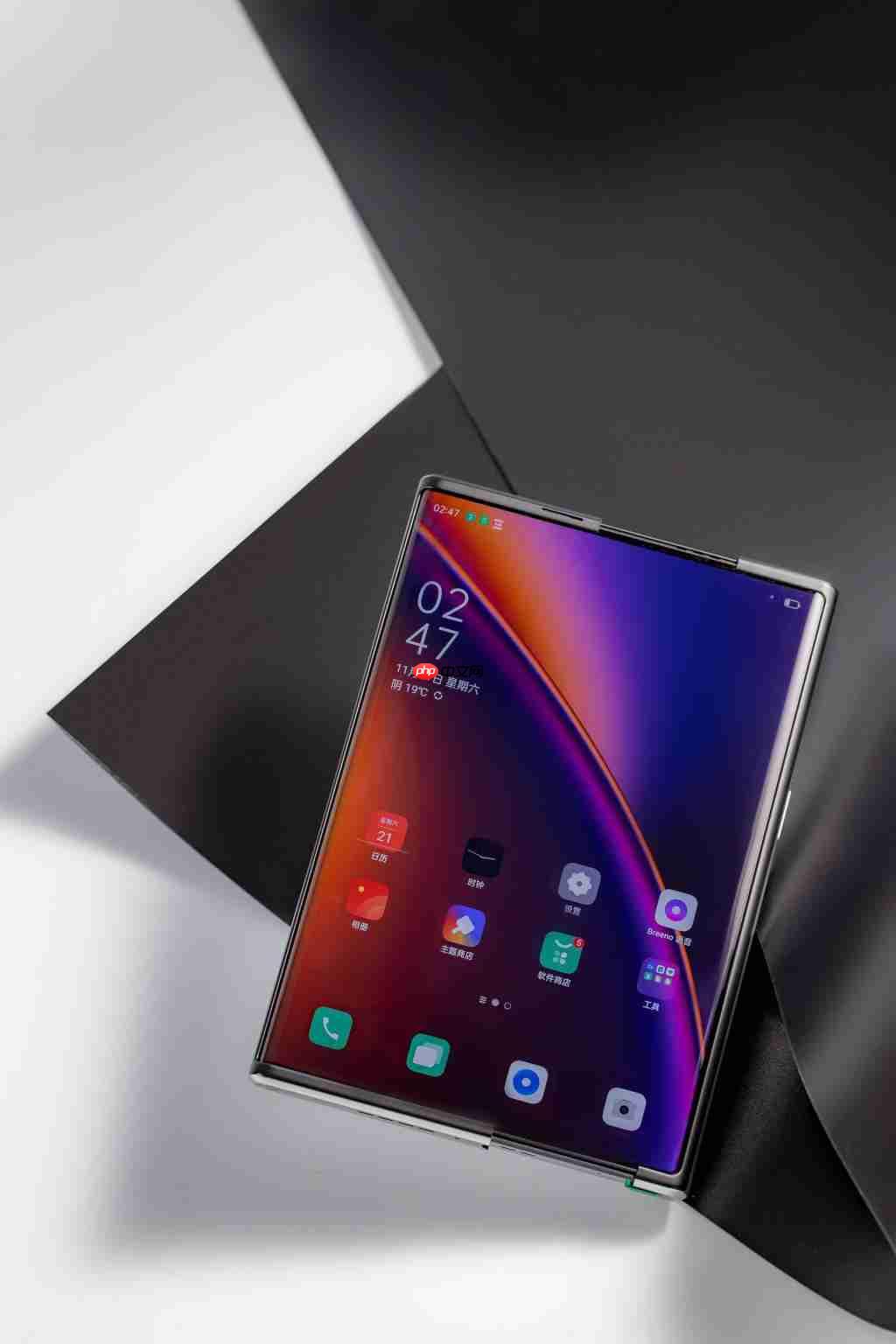  从翻盖机到折叠屏，手机形态也开始了“文艺复兴”？