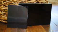 Mengapa saya lebih suka telefon dilipat di atas tablet Android