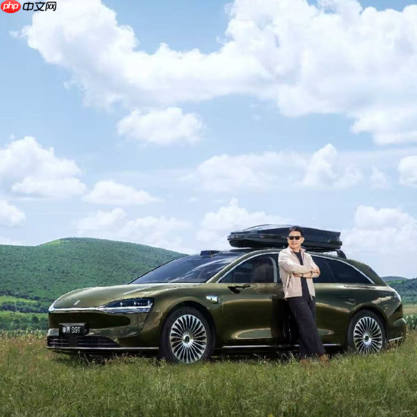 华为余承东将微信头像更换为享界S9T合照 有“亿”点帅