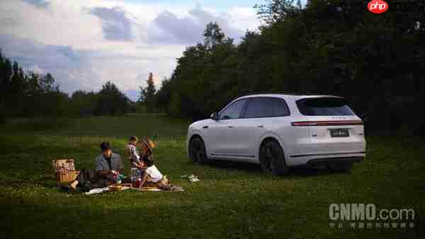 全新问界M7黑白双色官图公布:可选黑曜套件 红色卡钳