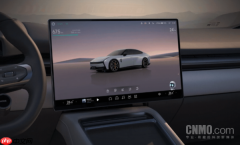 全新小鹏P7内饰图公布：AR HUD+三幅运动方向盘