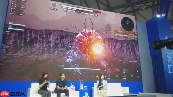 不是,真有游戏制作人穿机甲上台演出?