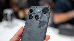 Mengapa telefon jelek mungkin menjadi yang paling indah