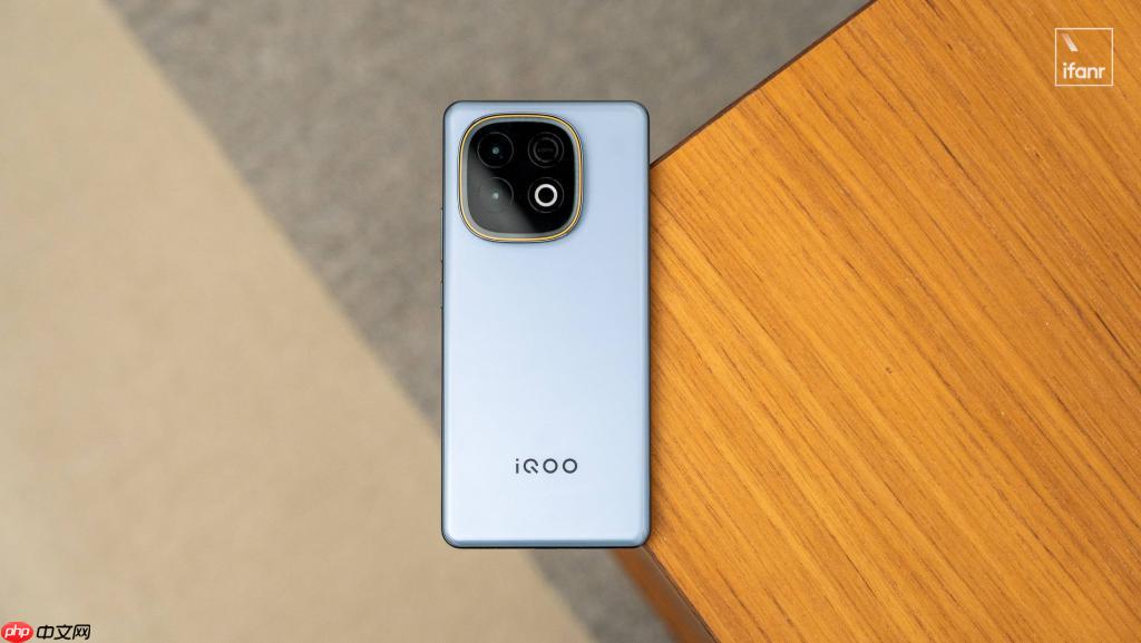 8000mAh 大电池，是手机、板砖还是充电宝？