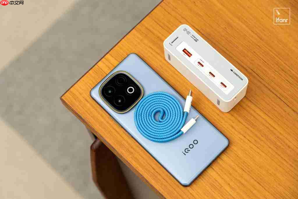8000mAh 大电池,是手机、板砖还是充电宝?