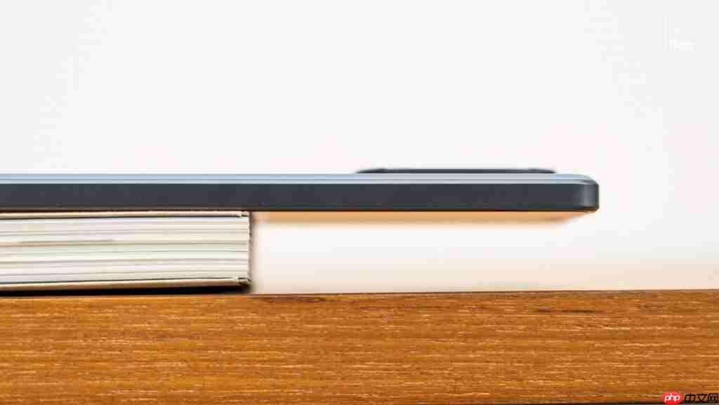 8000mAh 大电池,是手机、板砖还是充电宝?