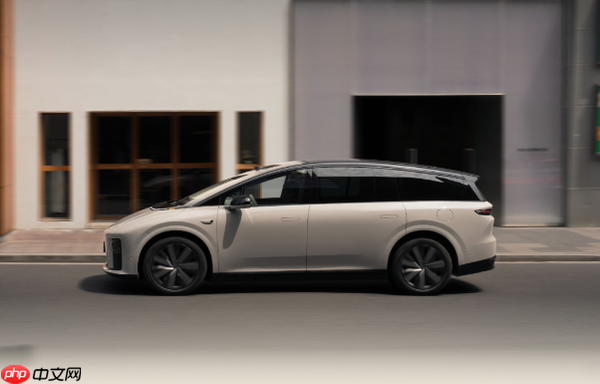 理想预计i8将在40天内交付超8000辆 目标短期内破万