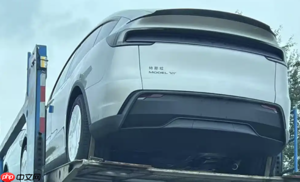 特斯拉Model Y L实车曝光 预计将于秋季正式上市