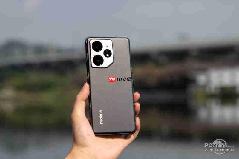 realme 新机配置曝光：或搭载天玑 9500e/ 骁龙 8 Gen5 处理器 