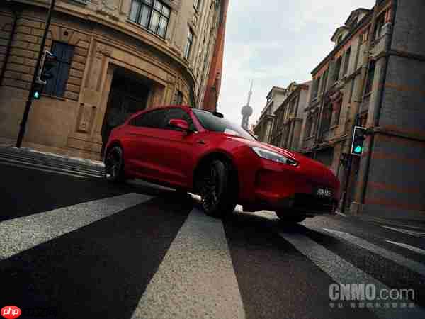 问界新M5 Ultra跃影红新色公布 将于8月25日正式开售