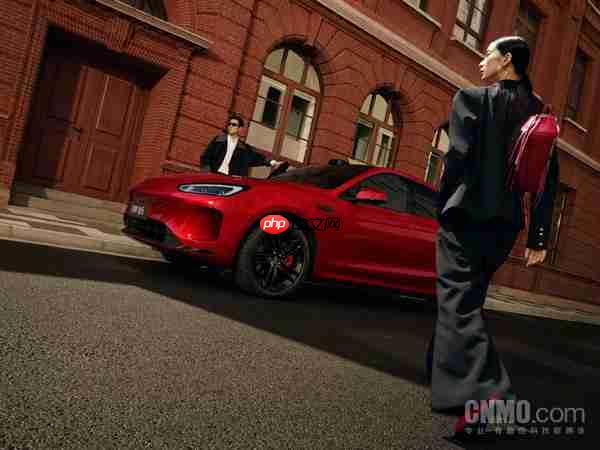 问界新M5 Ultra跃影红新色公布 将于8月25日正式开售