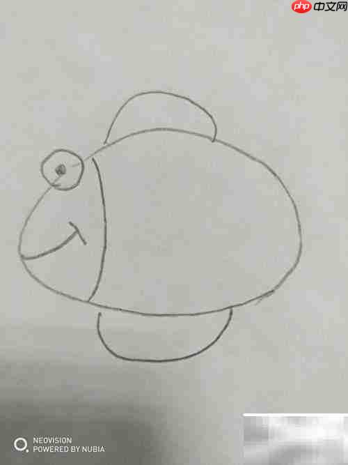 大眼睛小鱼简笔画教程