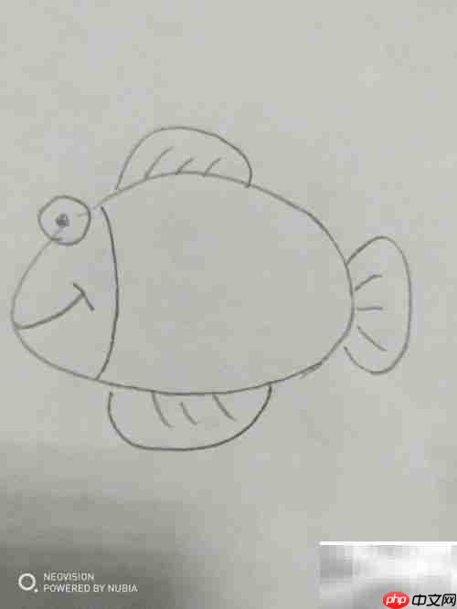 大眼睛小鱼简笔画教程