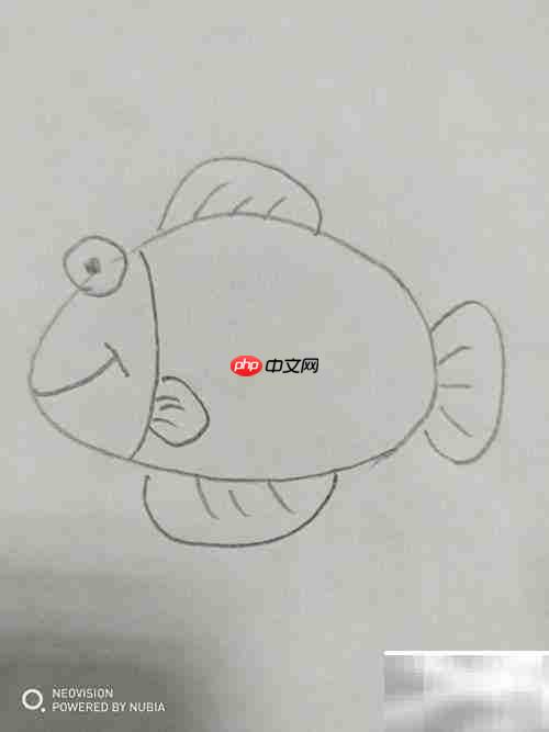 大眼睛小鱼简笔画教程