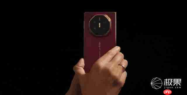 华为三折叠屏新机又放大招!带外折薄过直板机、主摄自拍 + 手势切屏体验拉满 .