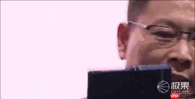 华为三折叠屏新机又放大招!带外折薄过直板机、主摄自拍 + 手势切屏体验拉满 .