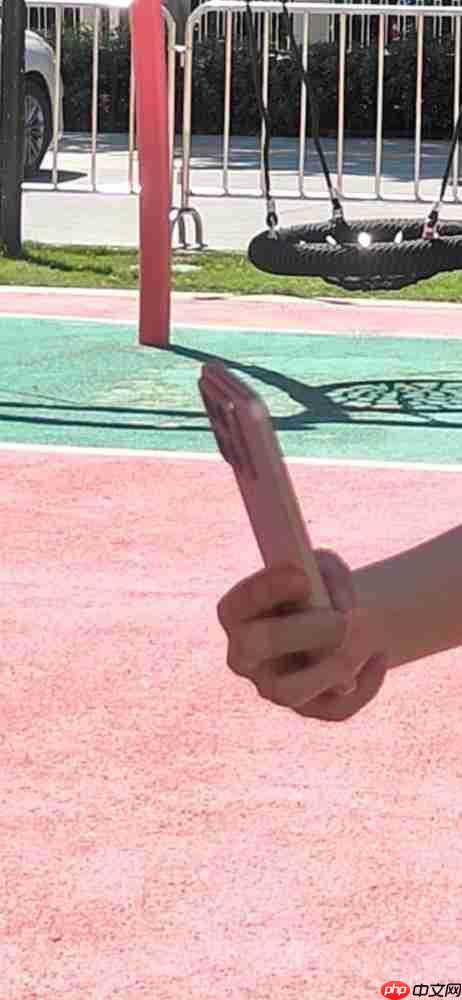 疑似魅族 22 真机曝光 后置方形镜头模组 这颜值打几分?