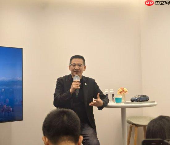 蔚来总裁秦力洪:纯电的黄金时代正在到来,今年 7 月增程出现同比负增长