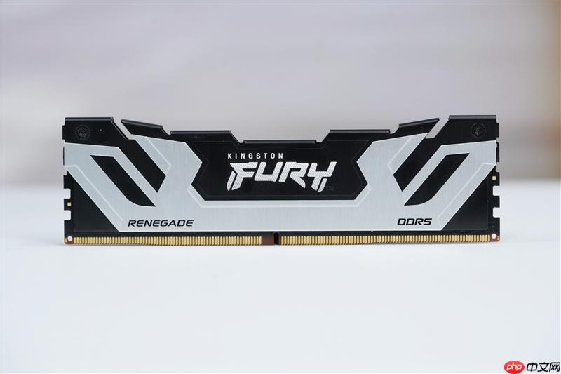 锐龙7 9800X3D网游、酷睿Ultra 9 285K对比:Intel搭配顶级8400MHz内存依然差距巨大