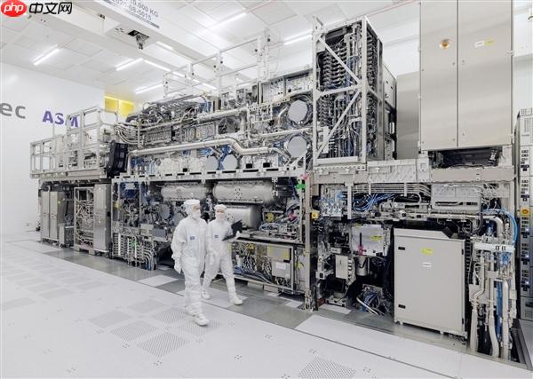 高盛：中国光刻机只能造65nm！落后ASML 20年
