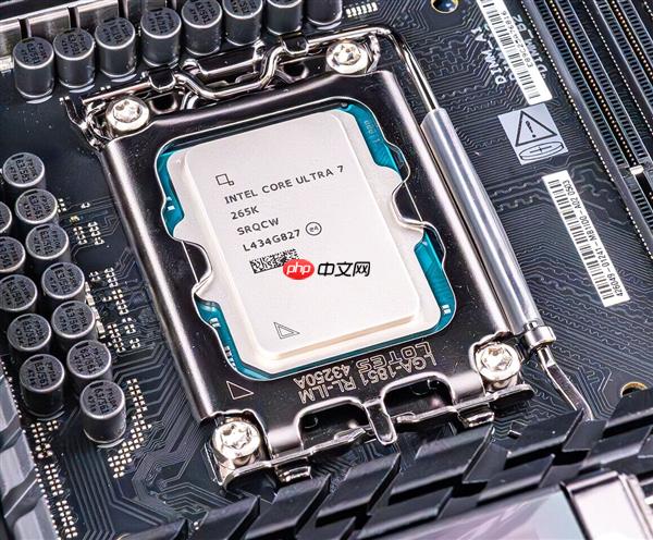 新马甲来了！酷睿Ultra 7 365K首次现身：“开核无望”