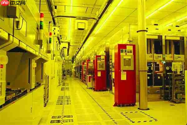 美国投行给中国光刻机落后ASML 20年原因:缺乏制造先进光刻扫描仪能力