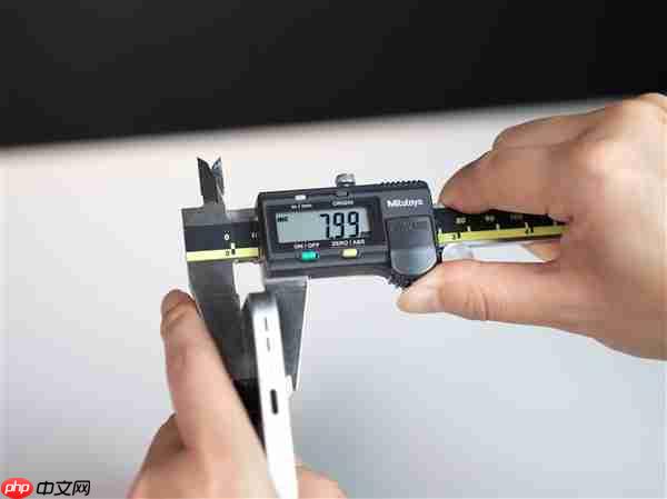 OPPO Find X9真机首曝：厚度不到8mm 电池增加1000多mAh