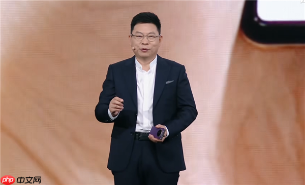余承东：三折叠能超越华为的只有华为