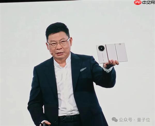 不藏了！最强麒麟9020高调加持 华为三折叠只卖1万8