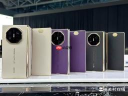 非凡三折设计 华为 Mate XTs 非凡大师上手组图