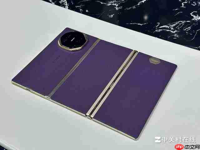  非凡三折设计 华为 Mate XTs 非凡大师上手组图 