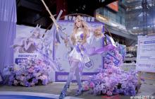 《LOL》主持人骆歆Cos水晶玫瑰女警 太美了