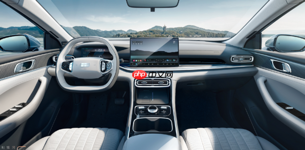 吉利银河星耀6内饰官图公布:家族化设计 双大屏加持