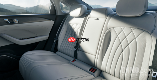 吉利银河星耀6内饰官图公布:家族化设计 双大屏加持