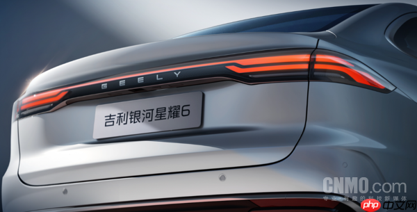 吉利银河星耀6内饰官图公布:家族化设计 双大屏加持