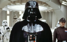 《星球大战》天行者光剑道具拍出365万美元天价 创同系之最