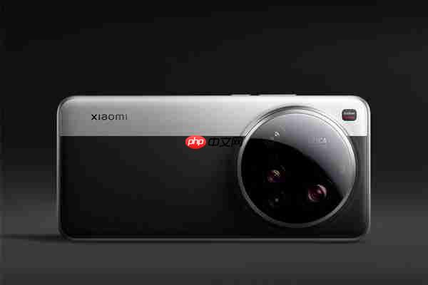 卢伟冰的“夜神”成了！博主：小米15 ultra是国内销量最高的安卓超大杯