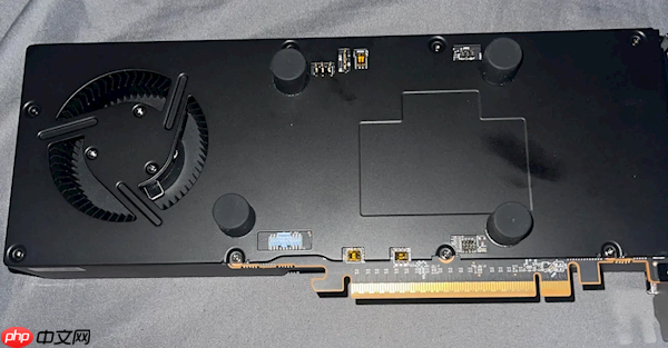 AMD Radeon AI PRO R9700原型卡首曝：32GB RX 9070 XTX传闻的源头