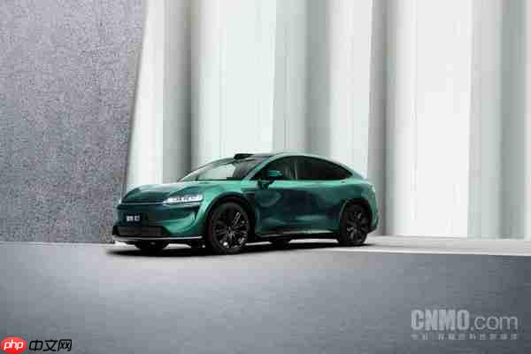 智界R7被货车撞击乘客无恙 海蓝天：安全是最大的豪华