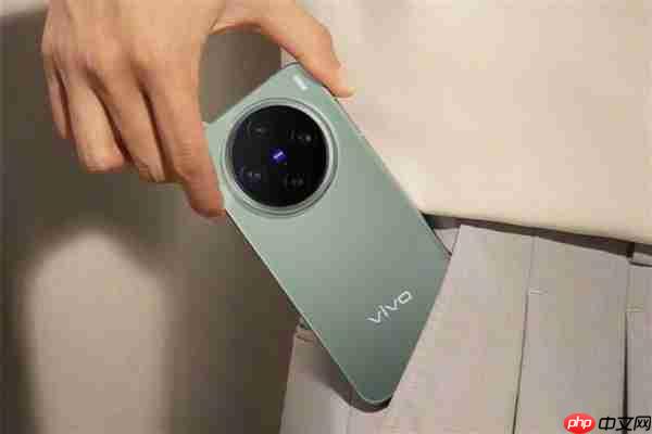 vivo X300真机出炉 韩伯啸：X系列史上颜值最佳产品