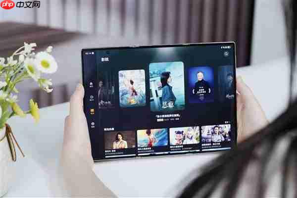 全球第2款三折叠!华为Mate XTs非凡大师图赏