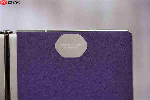 全球第2款三折叠!华为Mate XTs非凡大师图赏