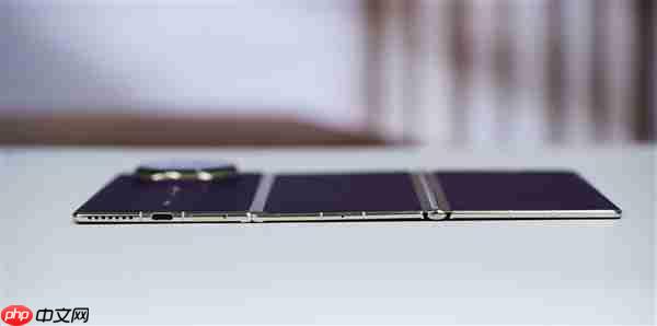 全球第2款三折叠!华为Mate XTs非凡大师图赏