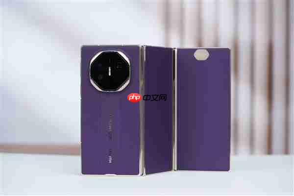 全球第2款三折叠!华为Mate XTs非凡大师图赏