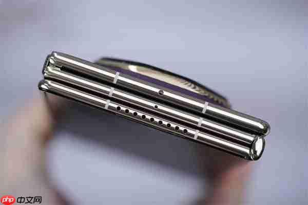 全球第2款三折叠!华为Mate XTs非凡大师图赏