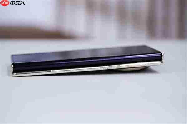 全球第2款三折叠!华为Mate XTs非凡大师图赏