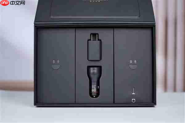 全球第2款三折叠!华为Mate XTs非凡大师图赏