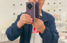 收藏230多台华为手机!83岁华为铁粉点评Mate XTs三折叠:八边形战士