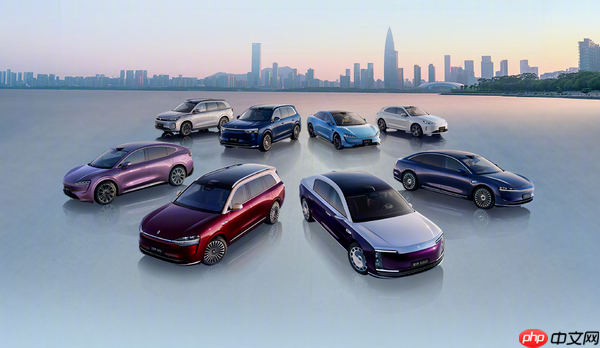 传鸿蒙智行明年有17款车型在售 M6/R9/尊界SUV将问世