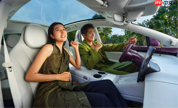 新款智界R7底盘安全性评测，重新定义驾控安全